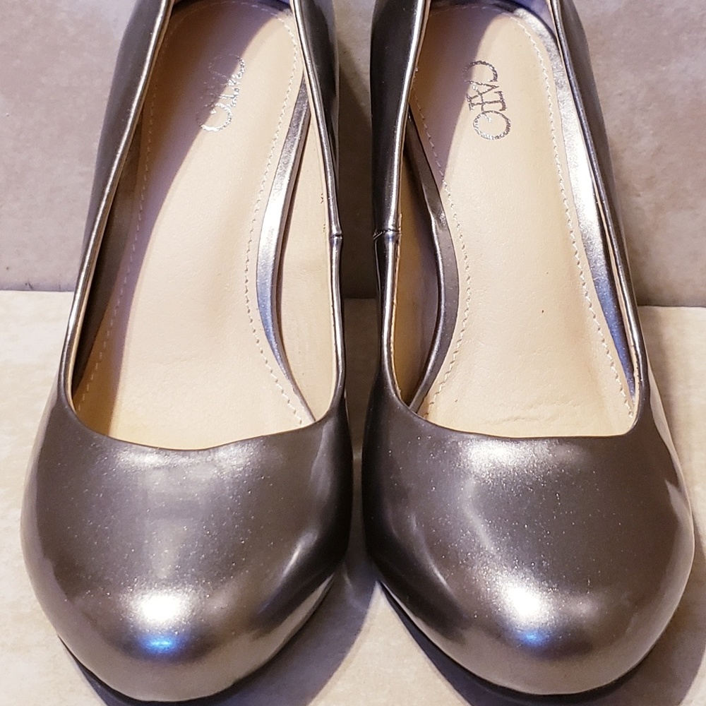 NWOT CATO Silver Pumps